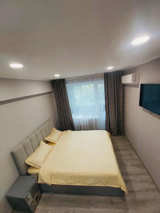 Светлые Апартаменты Афины Almatý Apartamento